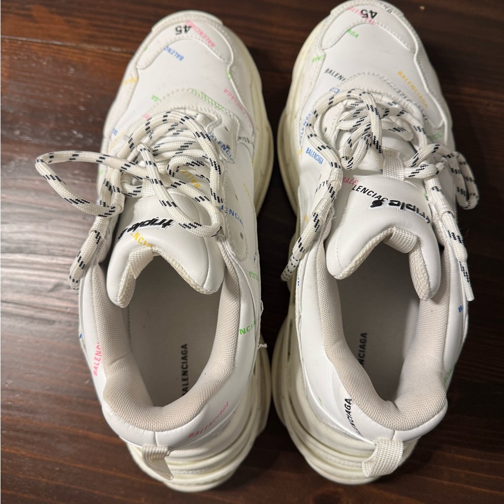 BALENCIAGA TRIPLE S SNEAKER